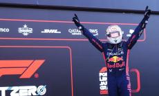 F1: vince Verstappen, quarta la Ferrari di Leclerc.  La Red Bull vince il Mondiale costruttori 