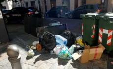 Piazzale Bertozzi, solito scempio quotidiano