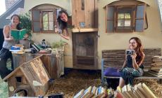 Parte il tour cittadino di Wacky, la roulotte piena di libri e parole