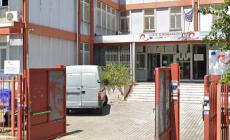 In classe con la pistola di plastica sparano al prof: sospesi i due studenti 17enni a Bari