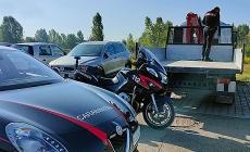 Furgoni rubati e "ritoccati" in un rustico di Fontevivo trasformato in un'officina, 3 denunciati per ricettazione e riciclaggio. Sequestrati 12 mezzi