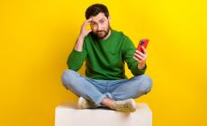 Sempre connessi, nel timore di «perdersi qualcosa»: è la «Fomo», ripropone  la vecchia paura   di  essere esclusi dal gruppo 