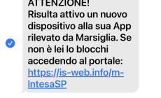 "C'è un nuovo dispositivo sulla sua app  del conto online: se non è lei lo blocchi":  attenzione, è un'altra truffa via sms