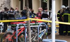 Francia, allerta massima: dopo l'attentato costato la vita a un insegnante, fermato un uomo armato di coltello 