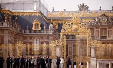 Fumo alla Reggia di Versailles. I vigili del fuoco intervengono in forze