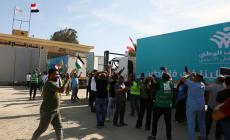Il valico di Rafah riaperto per far passare aiuti umanitari, ma si va verso la richiusura. L'Onu: "Il primo convoglio non sia l'ultimo"
