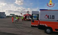 Cade in un dirupo: ambulanza ed elicottero dei vigili del fuoco nella zona del Lago Santo