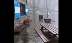 Il Lago Santo tracima: allagato il rifugio Mariotti. Il video sui social