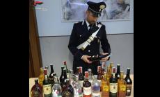 Ruba alcolici in un supermercato e fugge: rintracciato e denunciato, in auto aveva un intero bar