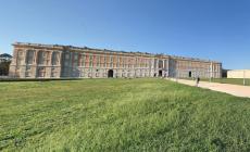 Trovato uno scheletro davanti alla Reggia di Caserta, sono i resti di un 50enne