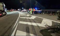 Operaio travolto da un camion durante lavori in Autocisa: &egrave; grave - Video