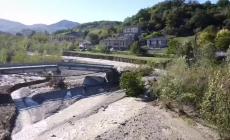Le impressionanti immagini del crollo del ponte di Ozzanello sul torrente Sporzana (riprese con il drone) - Video