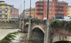 Violenza nel cuore di Parma: 22enne aggredito e ferito per rapina con un'arma da taglio sul ponte di Mezzo