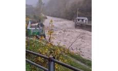 "Il Cedra a Selvanizza sta iniziando a spingere, alle 16 livello di 4,33 metri. Preoccupati per  il torrente Enza a valle" - Video