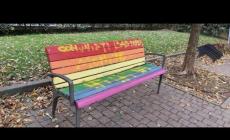 Svastiche e scritte su panchina 'arcobaleno' a Cavriago
