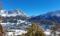 Cortina imbiancata da 10 centimetri di neve fresca
