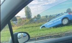 Parma, auto della polizia esce di strada: tutti illesi gli agenti all'interno