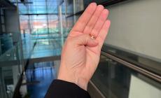 Abusi sessuali a Milano, un arresto. La vittima si salva facendo il gesto antiviolenza delle 4 dita nel pugno  a una cameriera 