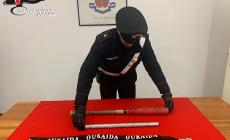 Paura in centro: fermati in strada Garibaldi  con mazze da baseball e catene, denunciati due ivoriani di 23 e 38 anni