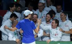Coppa Davis: Sinner batte Djokovic in una partita al cardipalma e porta l'Italia sull'1-1 contro la Serbia. Decisivo il doppio