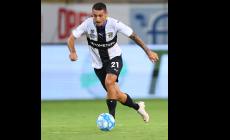 Seculin insuperabile, ci pensa Partipilo a pareggiare nel recupero. Nel derby succede di tutto ma Parma-Modena finisce 1-1. Il Venezia vince 3-0 a Bari e raggiunge i crociati in testa - La classifica