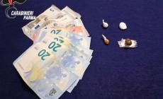 Vede i carabinieri e ingoia 3 buste d'eroina: denunciato 38enne