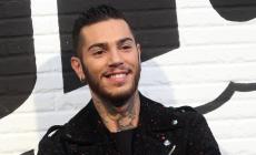 Annullato il concerto di Capodanno  di Emis Killa a Ladispoli: "Canzoni sessiste"