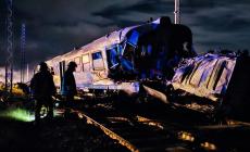 Cosenza, treno travolge un camion: morti i due conducenti