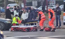 Paura in via Fleming: ciclista investita da un'auto