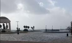 Livorno, Terrazza Mascagni allagata. Il lungomare funestato dalla mareggiata - Video