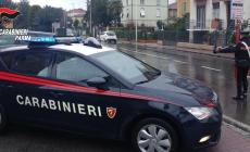 Asolana, finge di accostare ma fugge a tutto gas di fronte all'alt dei carabinieri: denuncia e multe per migliaia di euro 