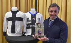 Festa del Parma: il coordinamento dei tifosi  premia Pecchia. Squadre e dirigenti al gran completo 