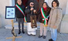 La Lanterna del Po, nel suo viaggio di pace iniziato a Polesine Zibello,  sbarca a Riva del Po (Ferrara)
