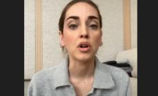 "Via l'Ambrogino d'oro a Chiara Ferragni e Fedez": l'attacco di FdI a Milano. Intanto il "famoso" pandoro spunta su eBay