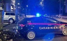 Ubriaco e esagitato lancia sassi contro la vecchia edicola di Tabiano. Denunciato 30enne straniero 