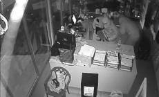 Spaccata distributore di via Fleming - Video