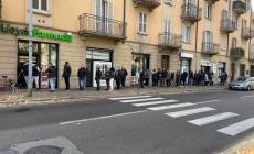 Farmacie in città: in viale dei Mille coda ancora più lunga, ma attese anche in via Pellico e in via San Leonardo - Foto