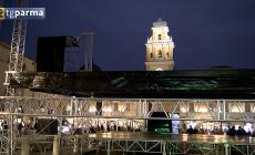 In piazza Garibaldi si monta il palco  per lo show dell'ultimo dell'anno