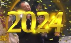 Amadeus stoppa Annalisa in diretta su Rai 1 per declamare il count down- Video