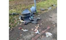 Parco delle Lavandaie,  portaimmondizie fatti esplodere con i botti