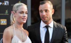 Oscar Pistorius rilasciato all'alba: ha scontato 6 anni per l'omicidio della fidanzata. I genitori di Reeva: "Per noi condanna a vita"
