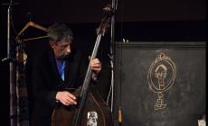 Circo Kafka: il suggestivo spettacolo di Roberto Abbiati con la regia di Claudio Morganti ispirato a Il processo di Franz Kafka