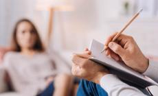 Supporto psicologico per badanti e caregiver sotto stress: nuovo servizio in 13 Comuni 