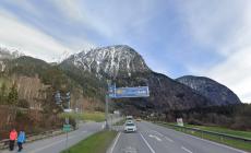 Piccolo aereo da turismo cade sui monti in Austria, 4 morti