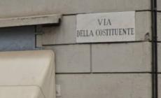 Rapina e aggredisce l’addetto alla sicurezza di un supermercato: arrestata e subito liberata