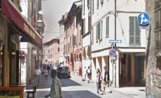 Minorenne accoltellato in centro a Bologna