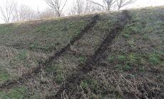 Zibello: l'argine del Po scambiato per una pista da cross