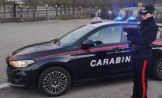 Vede una donna che le sta "rigando" l'auto:  rintracciata  e denunciata una 53enne del posto