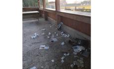 Nuovi vandalismi in parrocchia. Il sindaco: «Ragazzi da aiutare»
