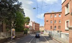 Bologna: "Aggredito in strada da 4 o 5 giovani, nessuno mi ha aiutato. Cerco testimoni" 